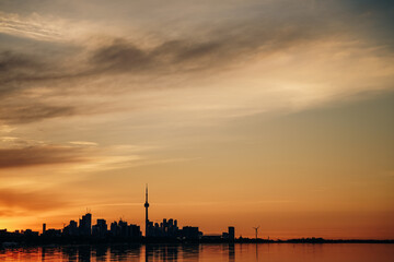 Fototapeta premium Panoramic view of Toronto skyline at sunrise, Ontario, Canada