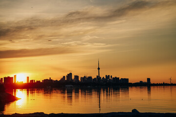 Naklejka premium Panoramic view of Toronto skyline at sunrise, Ontario, Canada