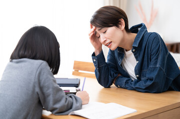 子どもの勉強が上手くいかない親子のイメージ