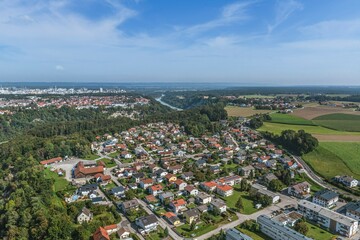 Die Region Burghausen im oberbayerischen Chemiedreieck - Ausblick auf das oberösterreichische Duttendorf