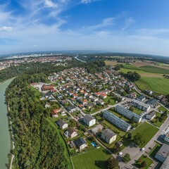 Die Region Burghausen im oberbayerischen Chemiedreieck - Ausblick auf das oberösterreichische Duttendorf