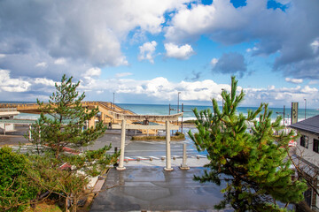 Obraz premium Tottori Japan 2nd Dec 2022: The view of Hakuto cost from Hakuto Shrine. It was elected as the first “Lover’s sanctuary” in Japan in 2010. 
