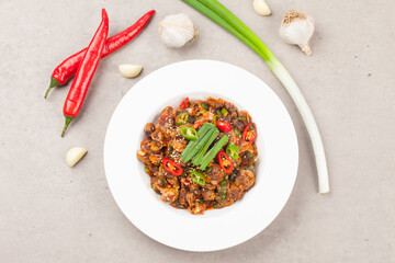 Vegetables mixed with cockles can also be used by lightly blanching them in boiling water.