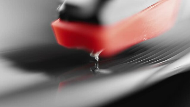 pickup needle on vinyl record, vinyl record spinning on turntable, retro music on vinyl, close-up