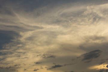 clous in sky sunset