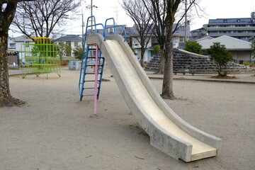 レトロなすべりだい