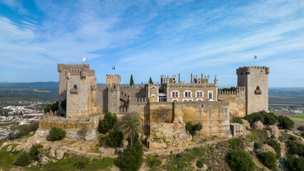 Fototapeta na wymiar el hermoso castillo de Almodóvar del río en la provincia de Córdoba, Andalucía
