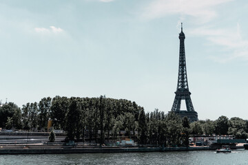 Fototapeta na wymiar Eiffel Tower of the Paris