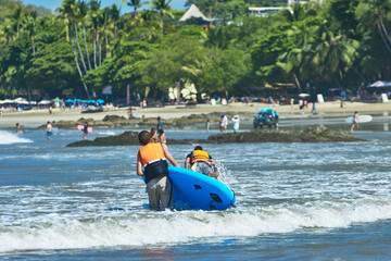 Paddle board Costa Rica. Actividades acuáticas