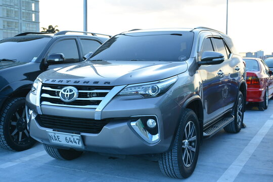 Toyota fortuner suv at zoom meet car meet in San Juan, Philippines