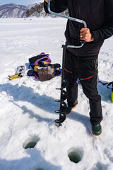 ワカサギ釣りの穴あけ