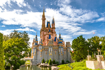 Fototapeta A view of Cinderella Castell  Walt Disney World Magic Kingdom in Orlando, Florida. obraz