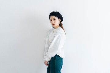 知的でクールな女性
