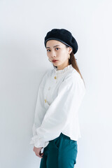 知的でクールな女性