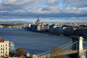Fototapeta premium Budapest parliament and chains bridge view, Hungary
