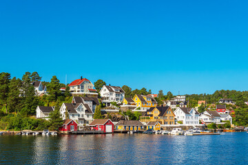 Fototapeta na wymiar Blick auf die Stadt Arendal in Norwegen