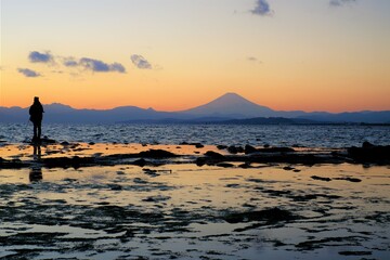 Naklejka na ściany i meble sunset on the beach of Enoshima island with Mt, Fuji