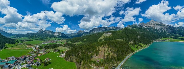 Fototapeta na wymiar Panorama-Blick über die Region Haldensee im Tannheimer Tal in Tirol