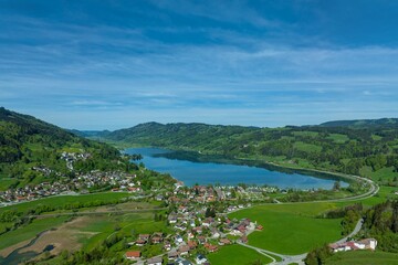 Blick über Bühl am Alpsee zur Salmaser Höhe im Oberallgäu