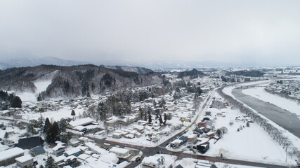 ［秋田県・仙北市］冬の角館の街並みの空撮