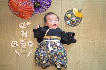 袴姿の和服で百日祝い　生後100日の赤ちゃん　お食い初め