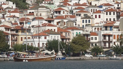 Fototapeta na wymiar Beautiful Greece town of Skopelos harbor landmark