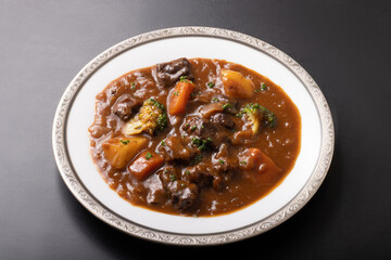 ビーフシチュー　(牛すね肉)
