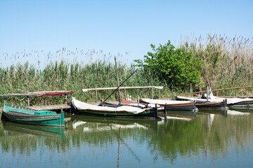 Obraz premium Barcos en un río