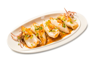 Calamares rellenos sobre fondo blanco