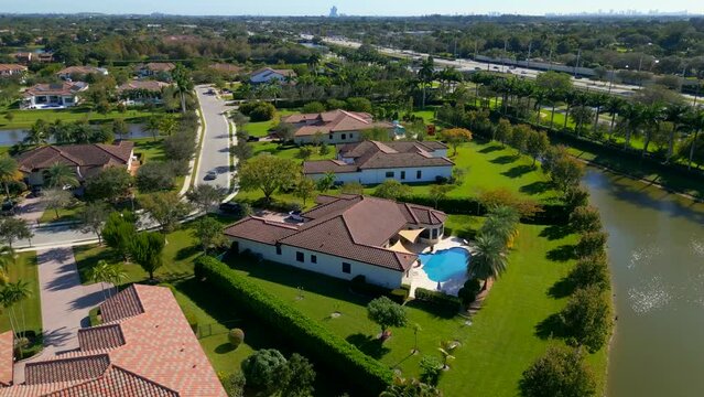 Parkside Estates luxury mansion homes in Davie FL USA