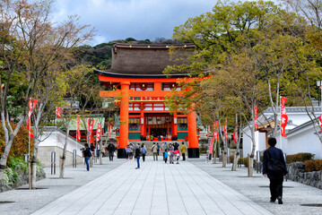 Torii gates leading to main entrance of Fushimi Inari-taisha Shrine, head shrine of Inari located in Fushimi-ku, detail, Kyoto, Kansai Region, Japan, Asia