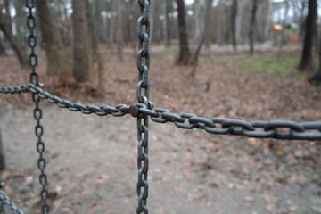 Łańcuch w parku