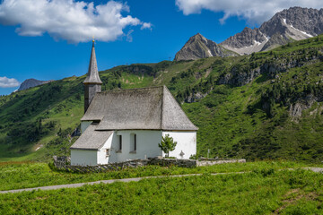 Fototapeta na wymiar St. Jakobus am Simmel Chapel on the Hochtannberg Pass, State of Vorarlberg, Austria