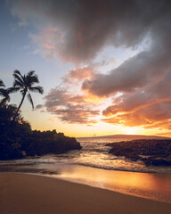 Fototapeta na wymiar Sunset Secret Cove Beach Maui