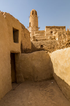 Minaret of Nasr el Din mosque in Al Qasr village in Dakhla oasis, Egypt