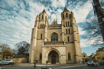 Fototapeta na wymiar Cathedral of Saint Benignus of Dijon