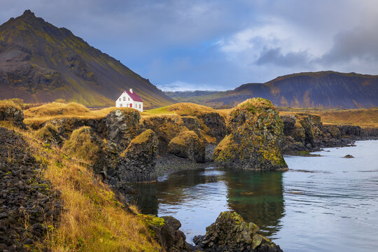 Coastline in Arnastapi, a fishing village in Snaefellsnes peninsula in Iceland