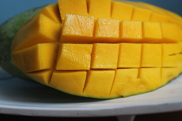 ripe mangoes sliced ​​squares