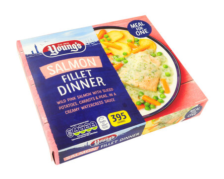 Youngs frozen salmon fillet dinner meal for one with wild pacific pink salmon