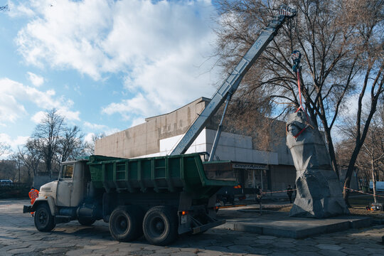 Dismantling Of The Monument To Alexander Matrosov In The City Of Dnipro, Ukraine. Monument To A Soldier. Decommunization. Demolition Of Soviet Monuments. DNIPRO, UKRAINE - 04 January 2023