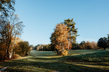 Vu d'un parcourt degolf en automne
