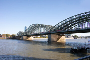 Fototapeta na wymiar Arch bridge in Cologne