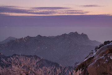 Fototapeta premium Early morning at Bukhansan National Park, South Korea