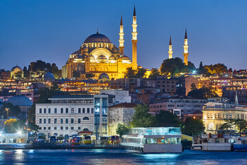 Fototapeta na wymiar Suleyman mosque by night. Istanbul pictuesque cityscape. Golden horn. Turkey