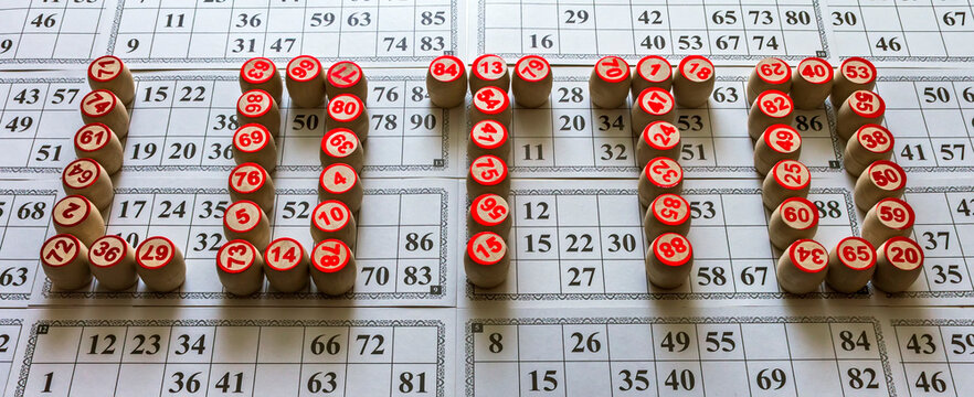 Kegs of a lotto on a game cards.