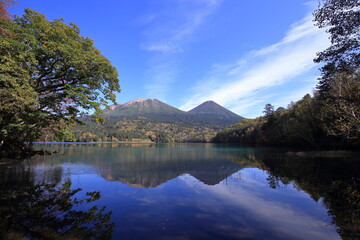 紅葉全盛期のオンネトー