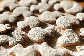 Buttergebäck mit Puderzucker