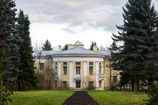 palace in the park