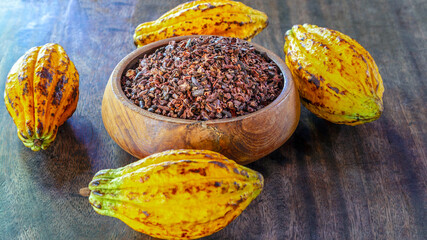 Cacao nibs are cocoa beans that have been cold-ground or ground at low temperatures to form tiny, bitter organic cocoa beans.
