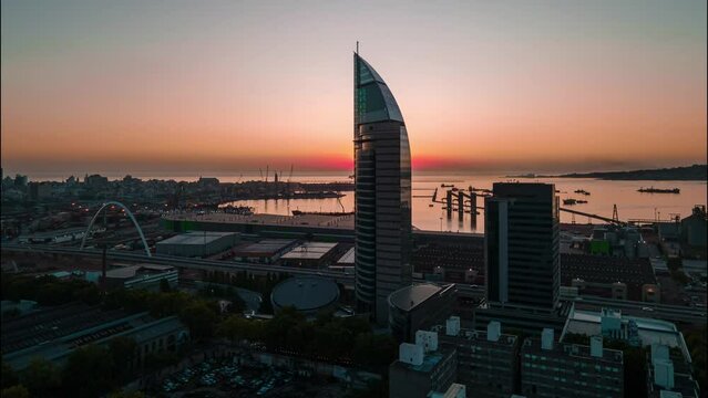 Hyperlapse Atardecer Torre De Telecomunicaciones 